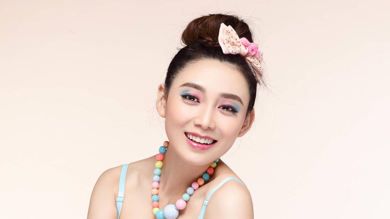 美女笑容5k壁纸