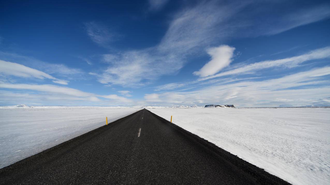 雪地天空道路风景4k壁纸