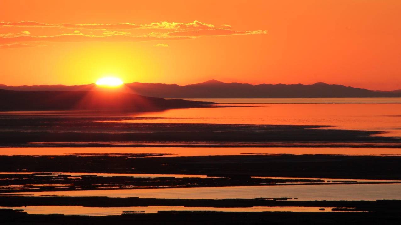 大盐湖的日落风景4k壁纸