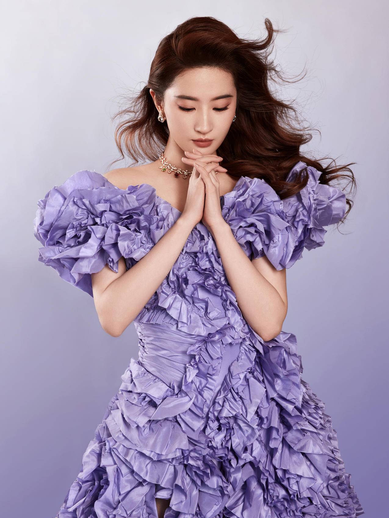 刘亦菲 紫色礼服裙子 唯美闭眼4K手机壁纸