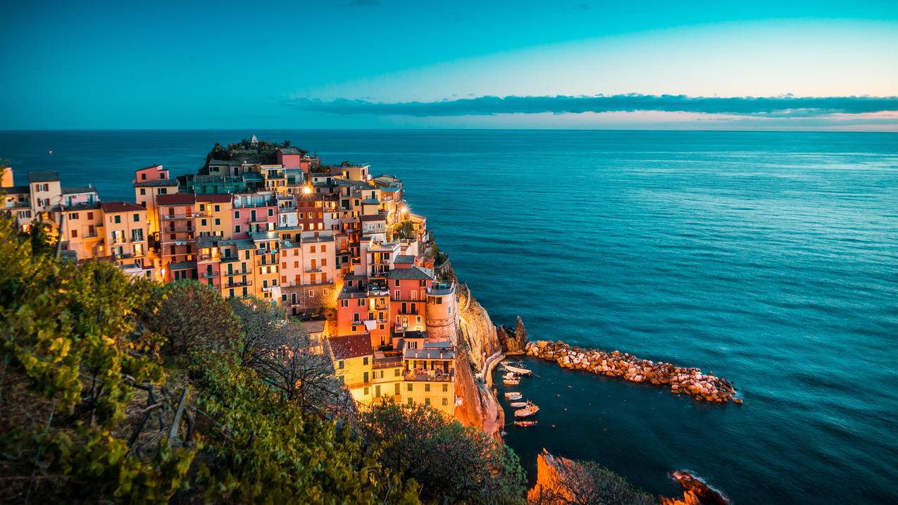 美丽的晚上 意大利 五渔村 4k高清风景壁纸