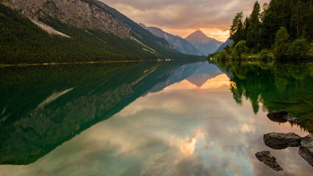 日落的湖泊奥地利风景4k壁纸