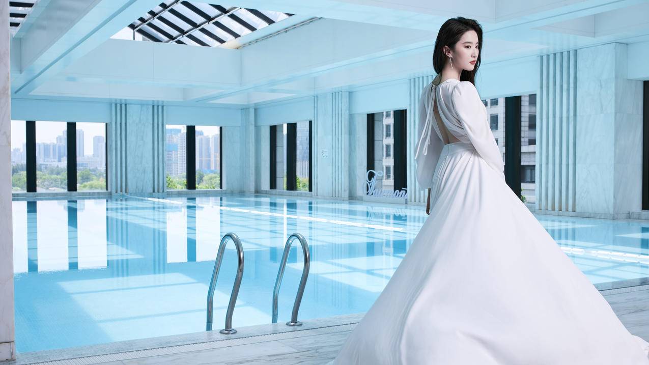 室内游泳池 美女 刘亦菲 侧脸 白色裙子 4K壁纸