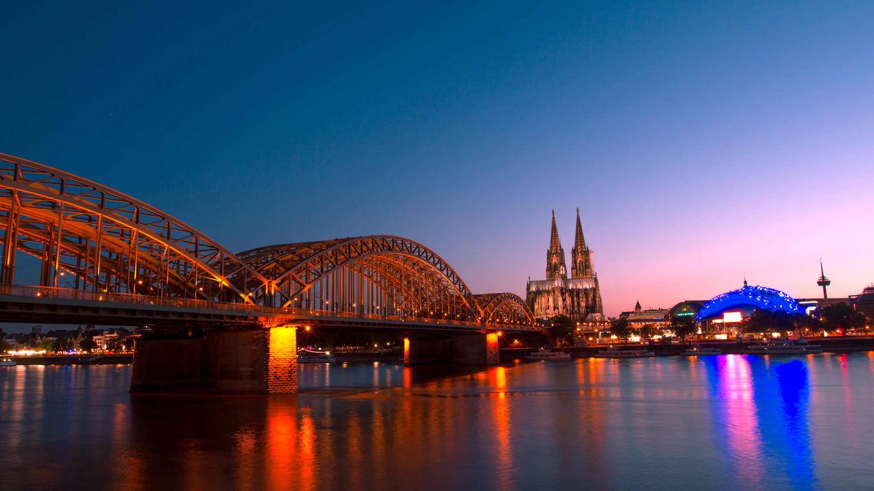 城市夜景大桥欧洲建筑4k壁纸