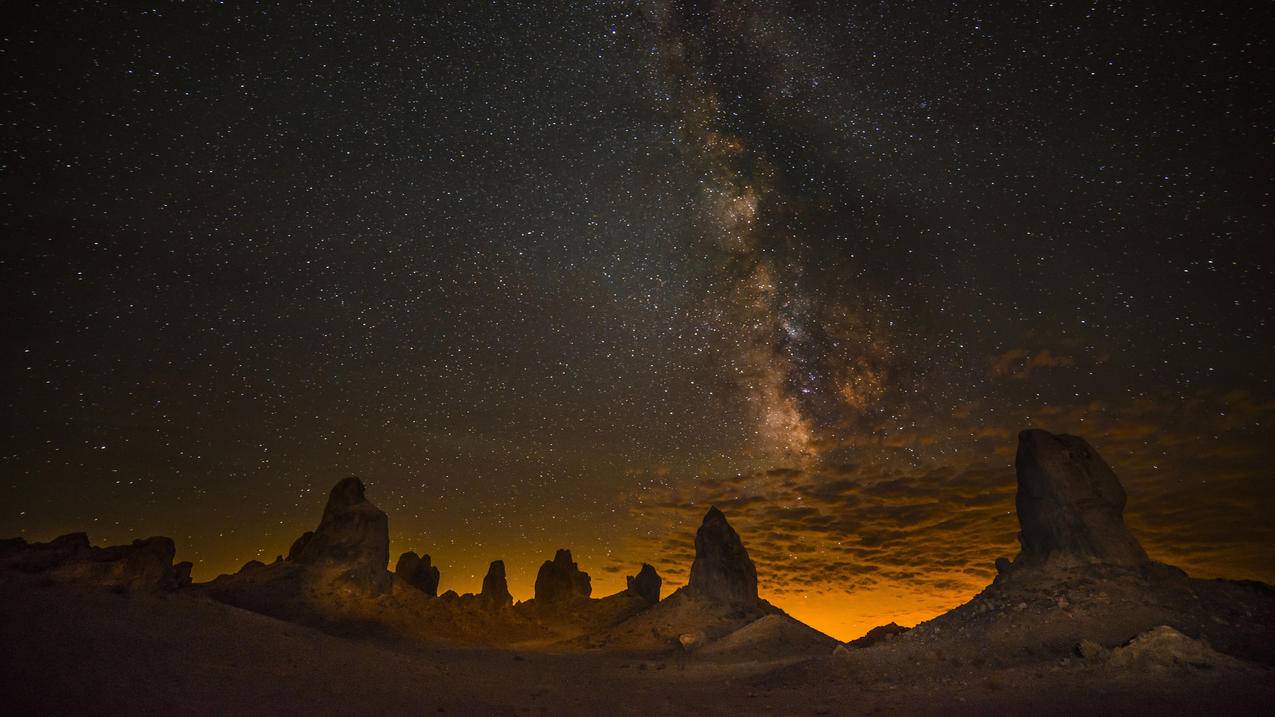 美国加州晚上银河天空岩石星星4k壁纸