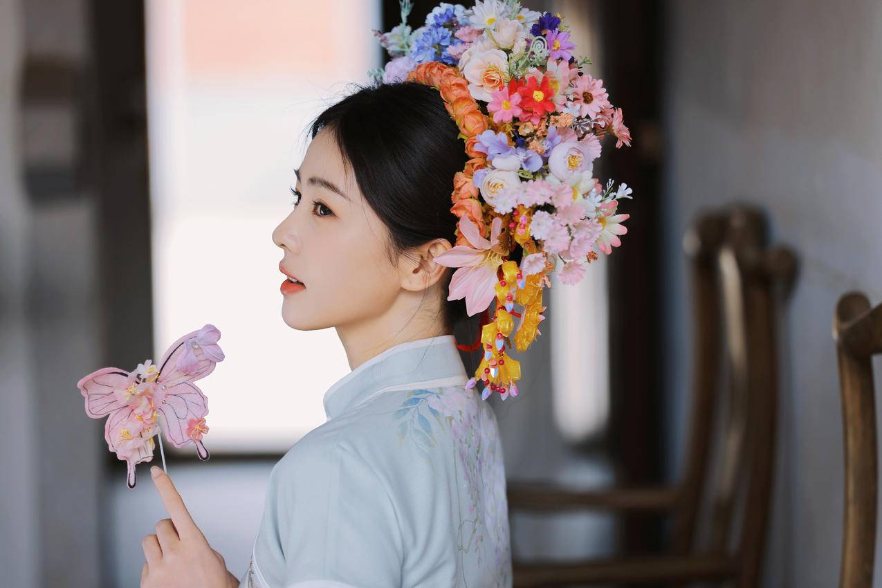 白鹿 古风美女 美女回头 4K壁纸