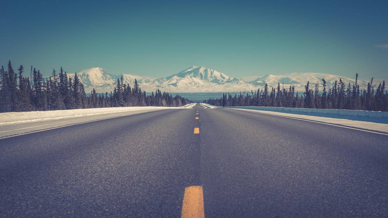 风景道路公路远山雪山4k图片