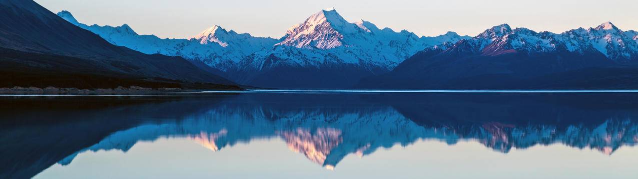 美丽雪山湖泊倒影风景3840x1080高清壁纸