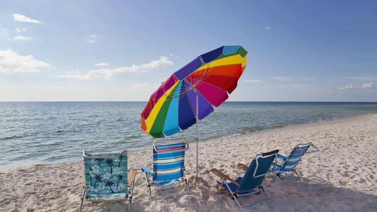 沙滩遮阳伞度假休闲5k壁纸