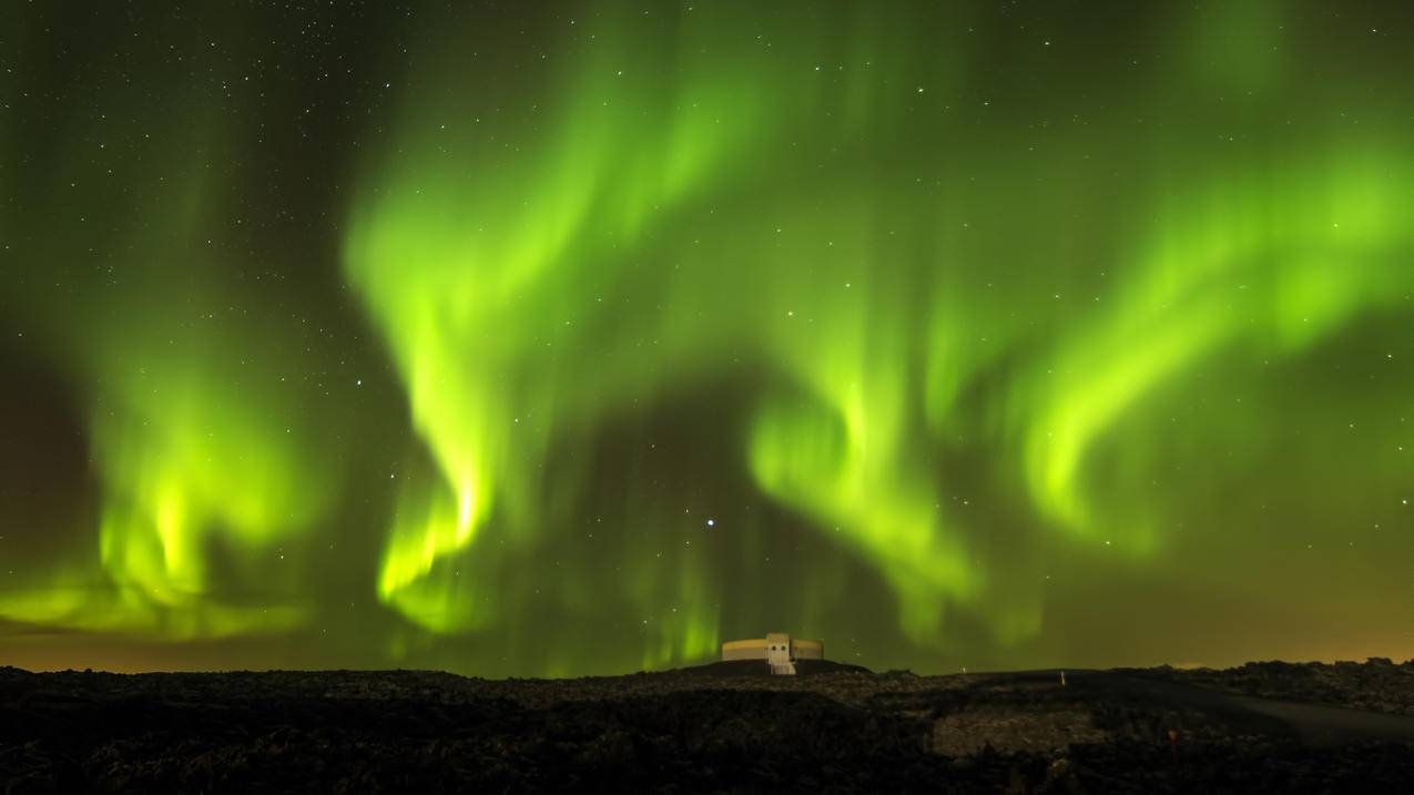 冰岛极光绿色星空风景4k壁纸