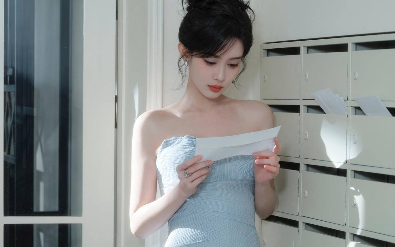 孟子义蓝色抹胸长裙4k壁纸3840x2400