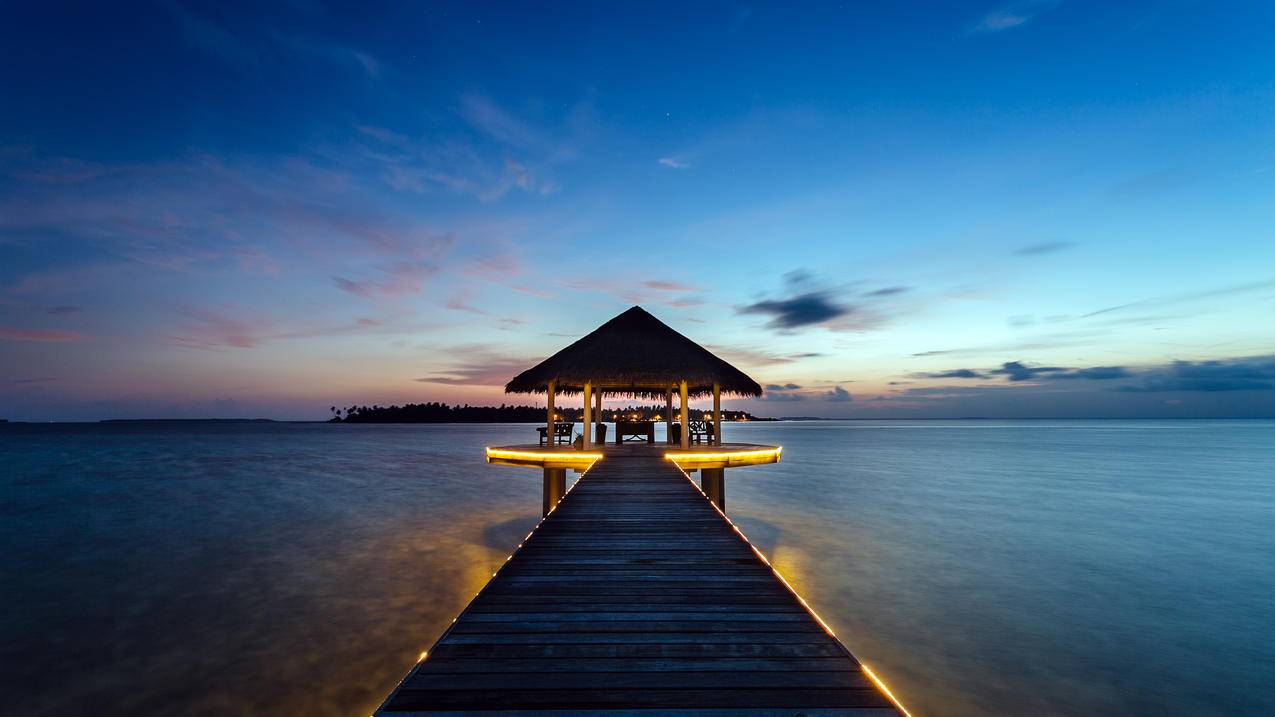 马尔代夫美丽小岛日落风景4k壁纸