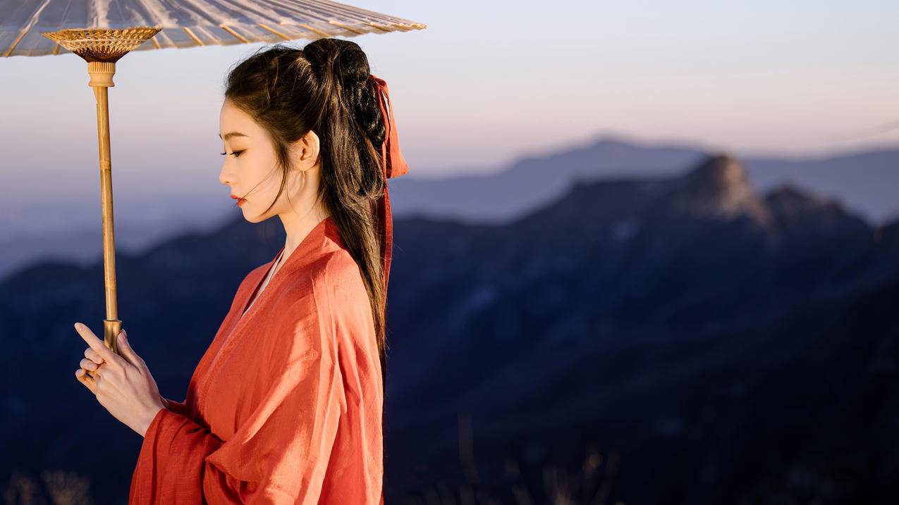 4k 美女 侧脸 唯美 古风 伞 山 古装 美女 高清 电脑壁纸