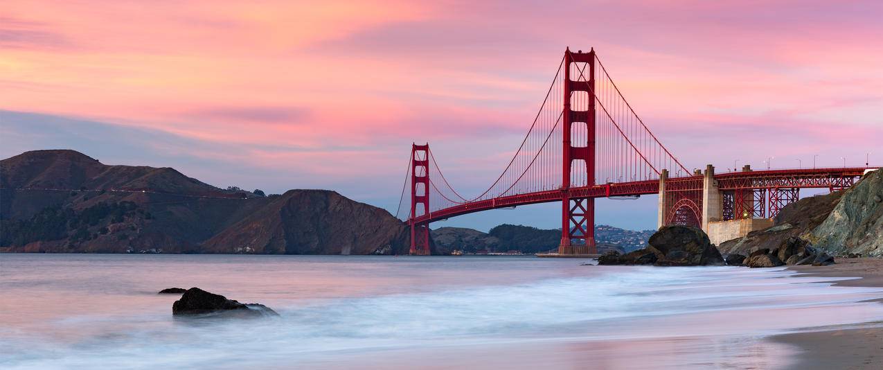 美国旧金山的金门大桥风景带鱼屏壁纸