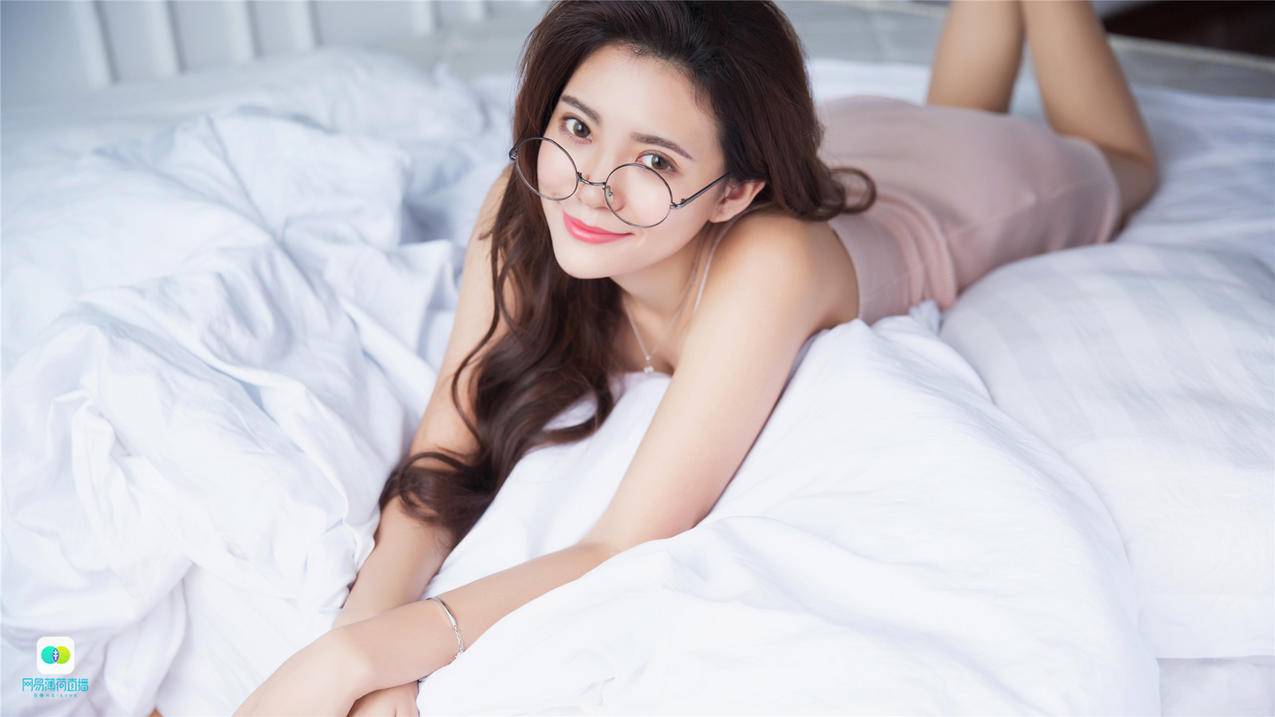 清纯网易薄荷直播美女高清壁纸