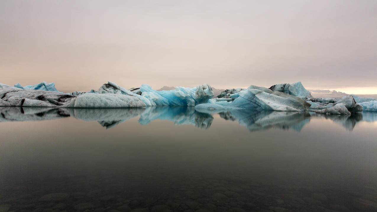 冰岛东南部最美丽的冰川泻湖风景4k壁纸