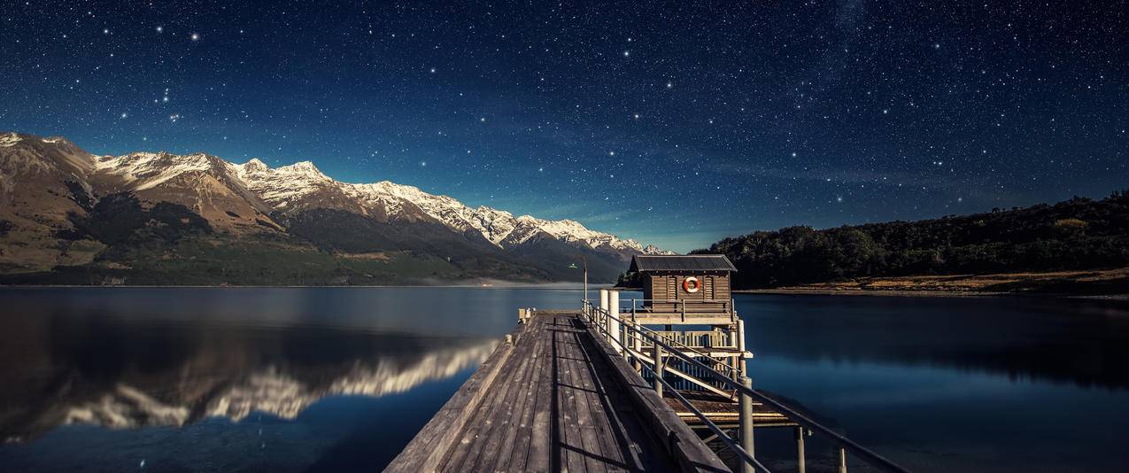 新西兰瓦卡蒂普湖月夜带鱼屏壁纸