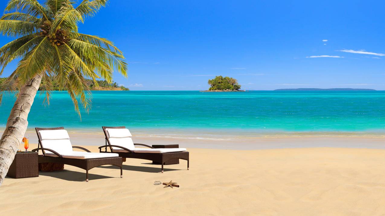 椰树热带海水躺椅风景4k壁纸