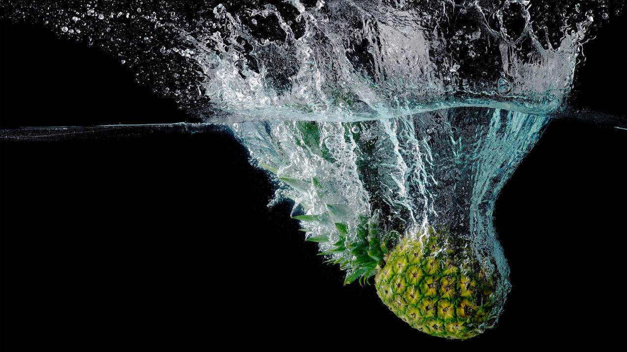飞溅的菠萝 5k水果高清图片