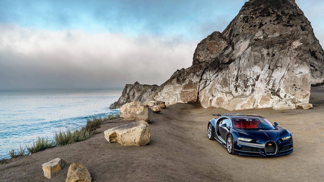美国海岸蓝色豪华车布加迪跑车4k壁纸